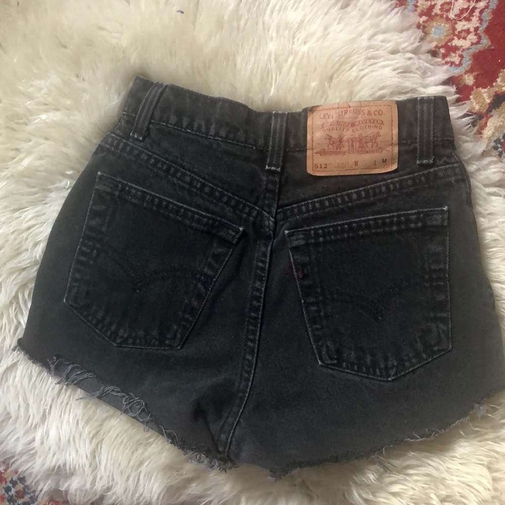 Vintage Levi’s denim shorts 24